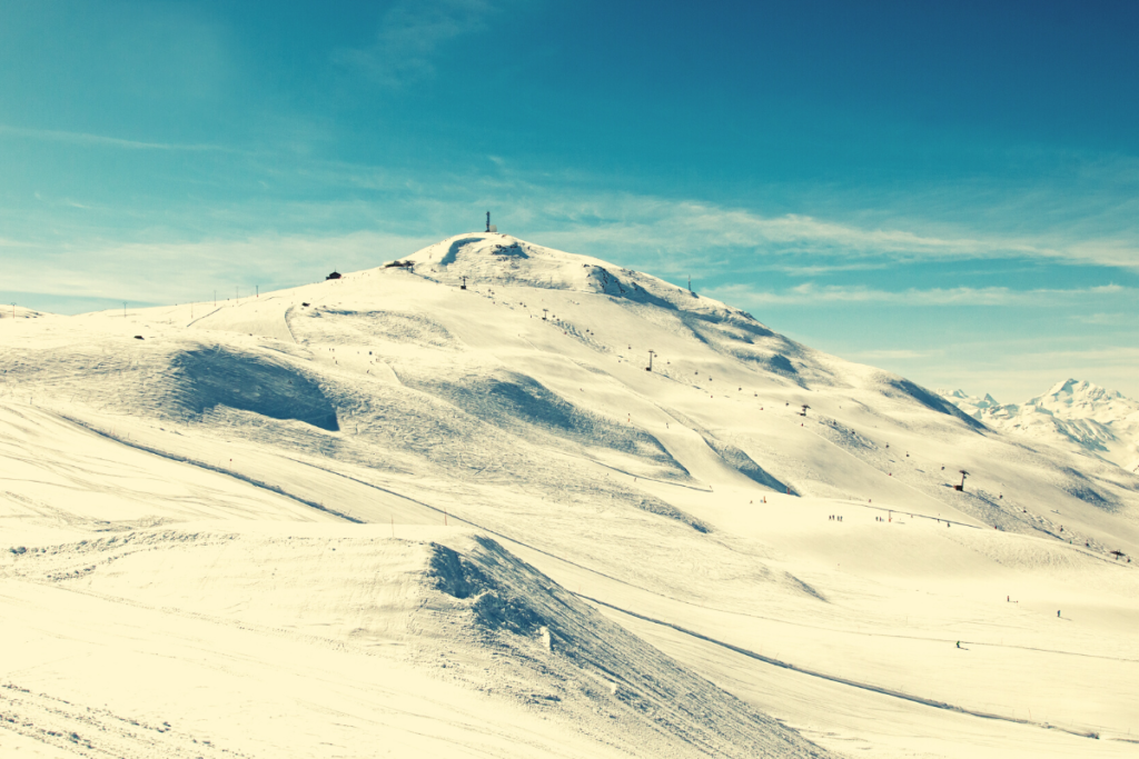 montagna innevata